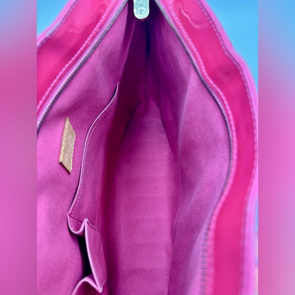 Louis Vuitton Pink Framboise Vernis Monogram Embossed Leather Reade PM Tote Bag - Picture 14 of 16